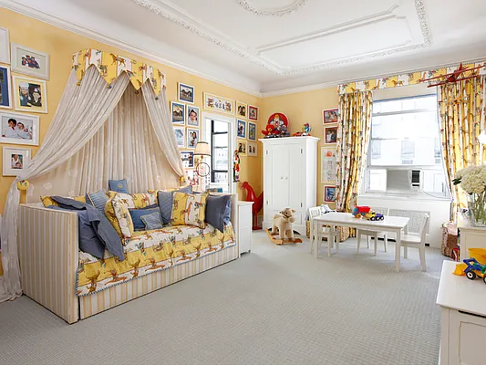 Sold by Sotheby's International Realty | media 3