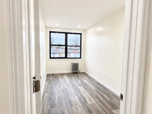 (undisclosed Address), Queens Village, NY 11429