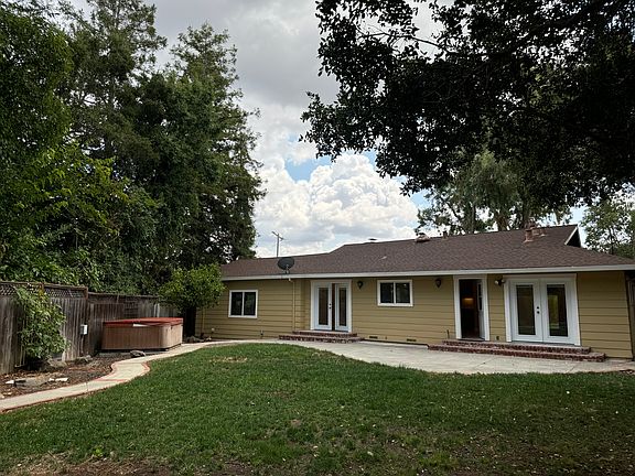 2nd image of 305 Buena Vista Dr