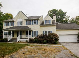 41 Red Hawk Hollow Rd, Wappingers Falls, NY 12590