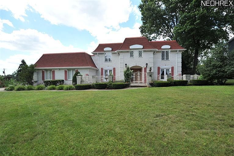 1st image of 1731 Glenmont Dr NW