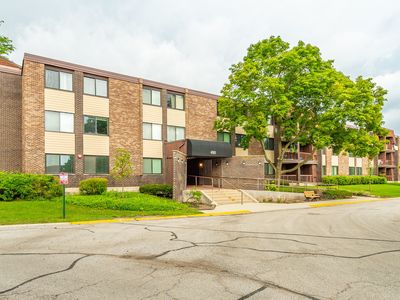 450 Raintree Ct UNIT 3G, Glen Ellyn, IL, 60137