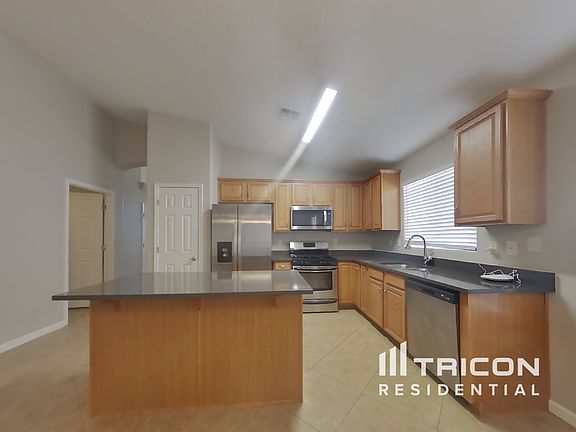 4th image of 2256 W Jasper Butte Dr