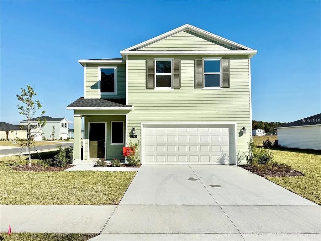 4 bed, 2.5 bath, 1879 sqft, $2,250 — Photo 1