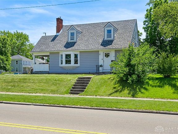 2nd image of 234 E Xenia Dr