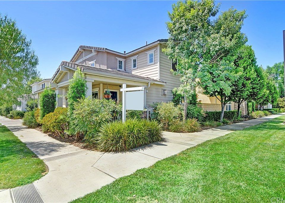1st image of 451 N Placer Privado