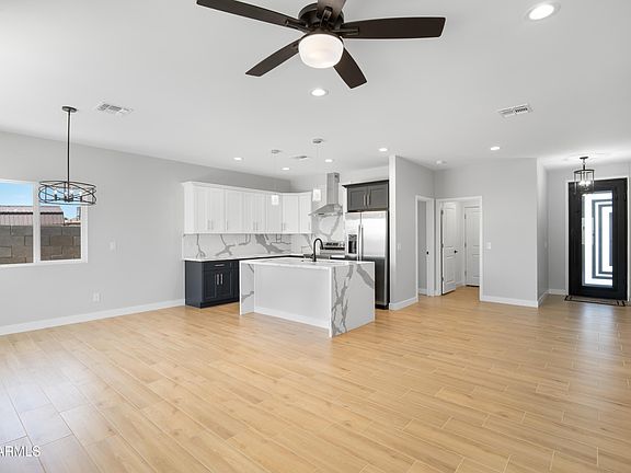 5th image of 9325 W ONEIDA Drive