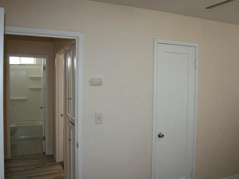 1460 Oxford Way — Photo 61
