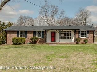 147 Oak Park Dr, Nashville, TN 37207