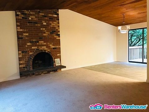 3rd image of 16903 Alder Way
