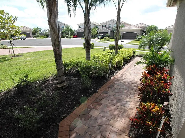3279 Tahoe Ct — Photo 3