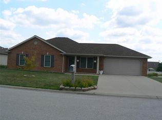 317 W 20th St, Huntingburg, IN 47542