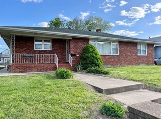 526 E Lorena Ave, Wood River, IL 62095