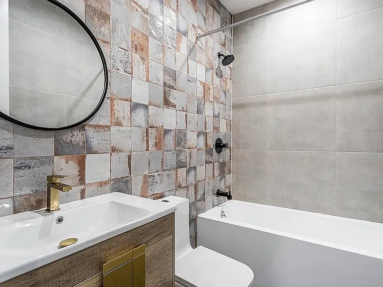 1667 Brooklyn Ave #PENTHOUSE — Photo 4