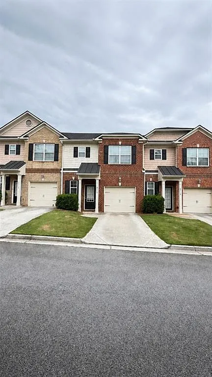 3 bed, 2.5 bath, 1550 sqft, $2,450 — Photo 1