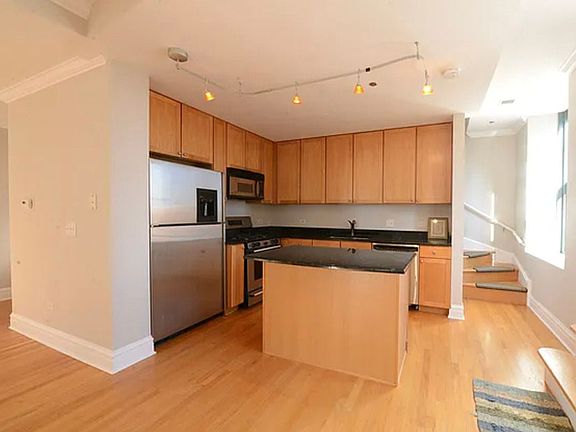 5th image of 208 W Washington St APT 2304