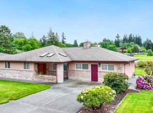 615 Hillcrest Dr, Anacortes, WA