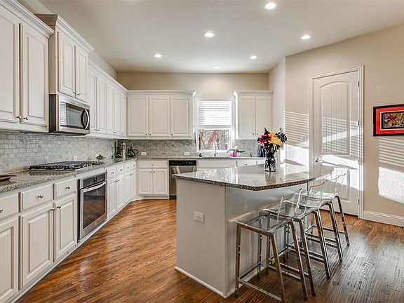 5th image of 7325 Venice Dr Unit 4