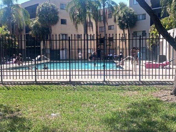 4th image of 8650 SW 133rd Avenue Rd APT 208