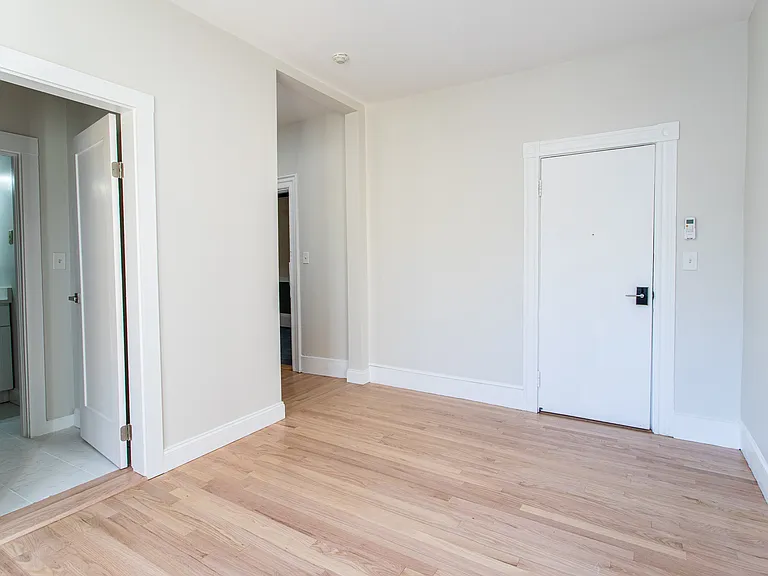 18 Fitzhenry Sq #8 — Photo 6