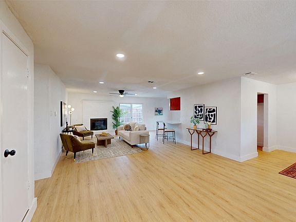 4th image of 4122 Victoria St