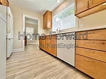 4th image of 512 Woodbine Dr