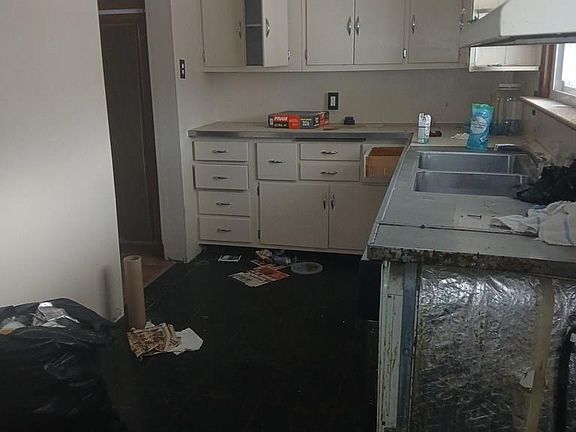 5th image of 538 Summit Ave