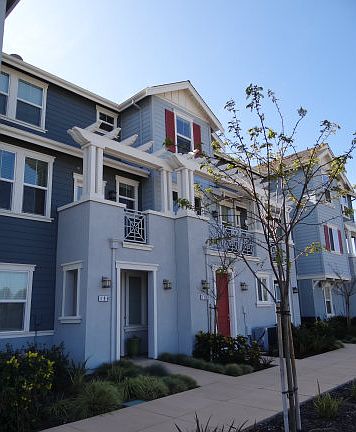 2nd image of 198 Huntington Ln #12