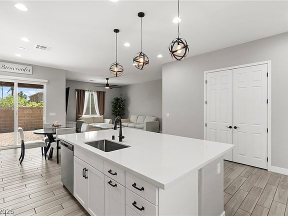 3rd image of 117 Barton Bay Ave