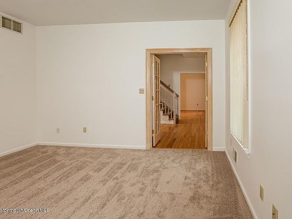 4th image of 9 Willetta Dr