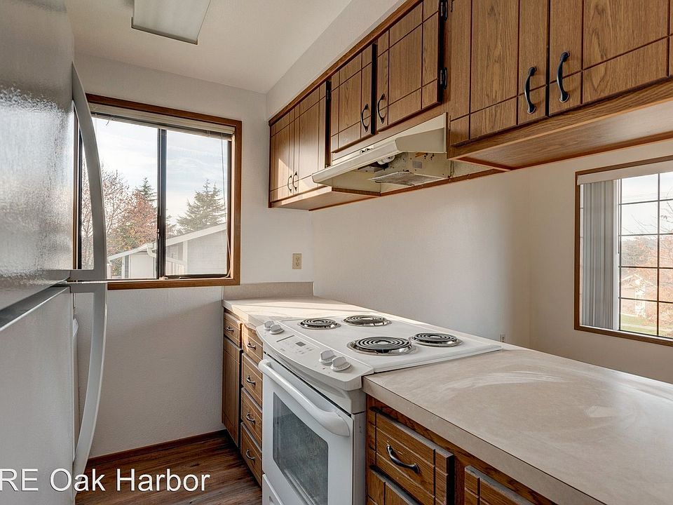 1st image of 701 SE 8th Ave APT 202