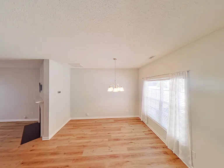 3926 Fountain Village Cir — Photo 5