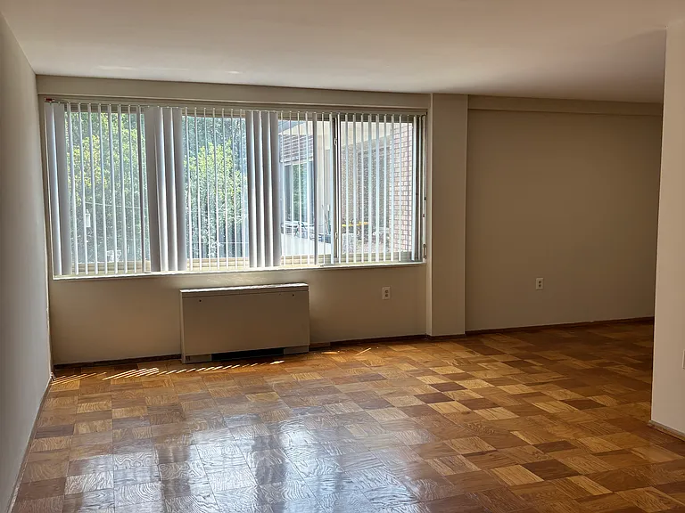 Montgomery Towers — Photo 4