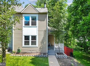 15199 Valley Stream Dr, Woodbridge, VA 22191