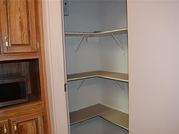 5th image of 107 Cedar Creek Cir