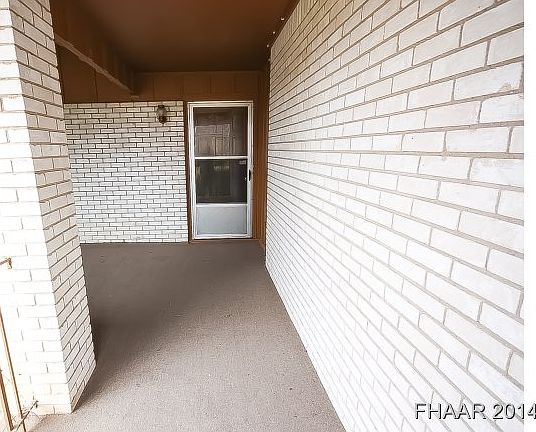 2nd image of 606 Carmen St