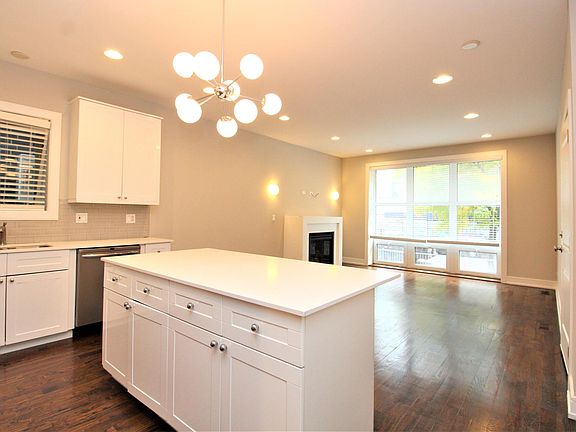 3rd image of 2408 W Cortland St APT 1E