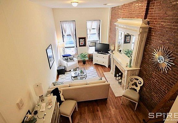 2nd image of 153 W 78th St APT 1A