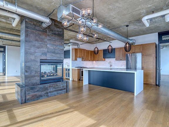 2nd image of 1401 Wewatta St Penthouse 1