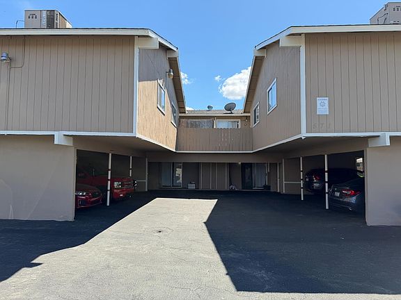 5th image of 571 W Ashlan Ave