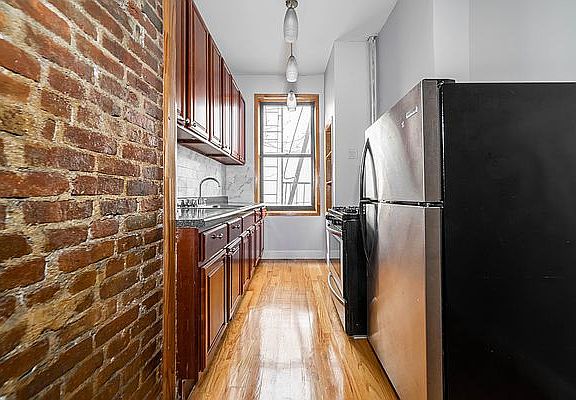 2nd image of 526 Flatbush Ave APT 2B