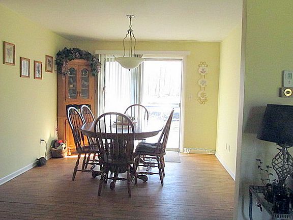 4th image of 8333 Merrie Ln