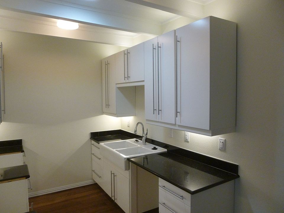 1st image of 216 Marshall St APT 7