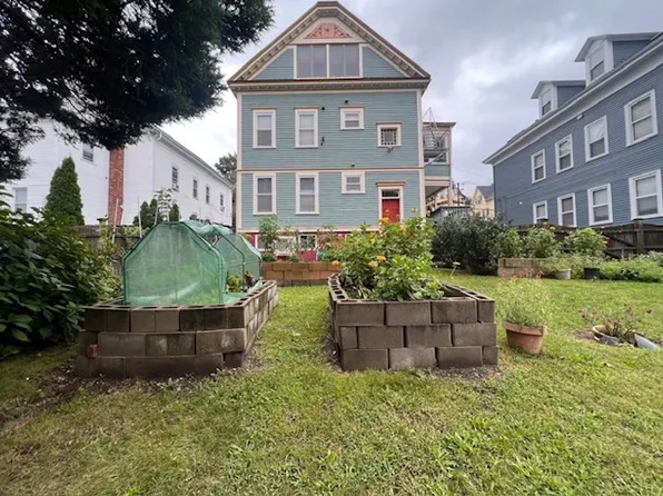 82 Camp St #2, Providence, RI 02906