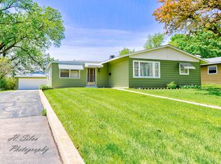 968 Berkley St, Carpentersville, IL 60110