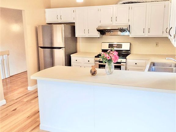 5th image of 4 Gibbs Ln