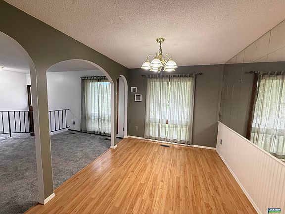 4th image of 2631 Cheshire Ct S