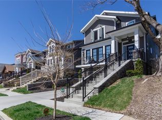 704 W 45th St, Kansas City, MO 64111