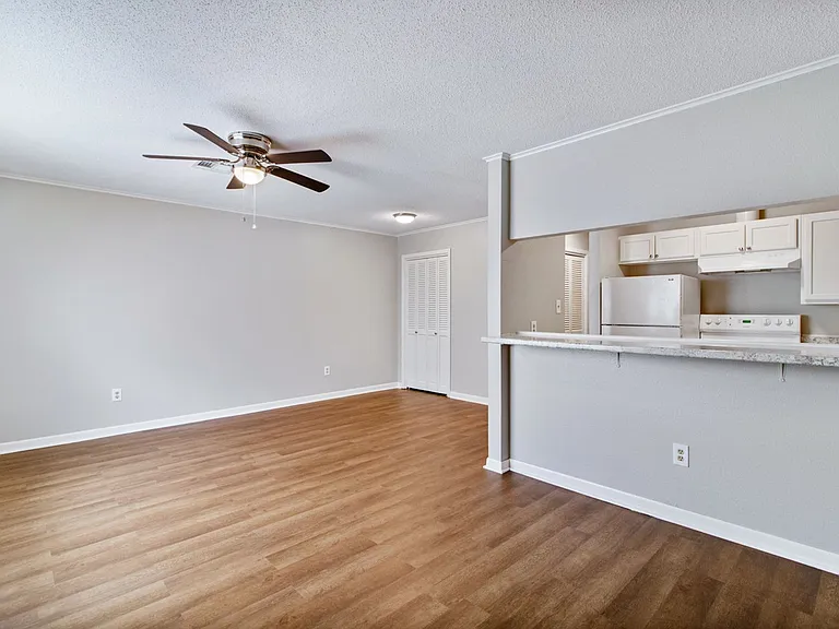 County View Apartments — Photo 35