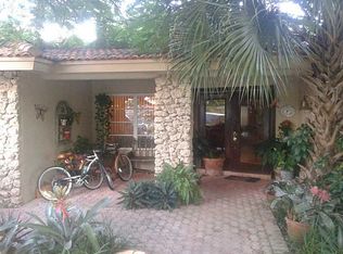 390 Golfview Dr, Weston, FL 33326